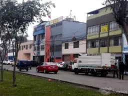 ALQUILER DE OFICINA EN LOS FRUTALES URB EL ARTESANO