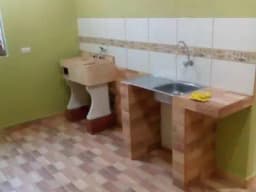Se alquila mini departamento de extreno 2 cuartos baño cocina lavandería sala comedor