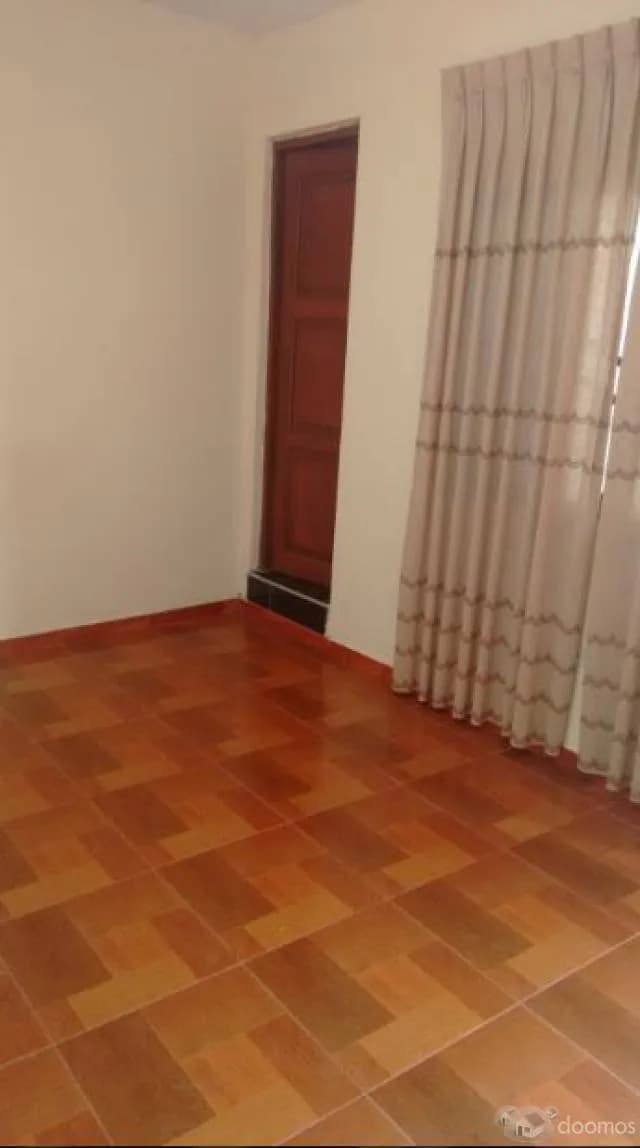 HABITACIONES PRIMER PISO URB. SANTA INES — foto 1