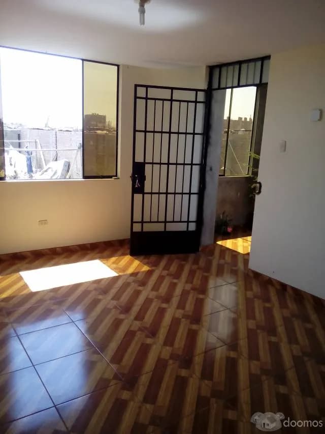 Depa_75m_2baño_2cuartos_cocina_sala_San_Martin_Porres_650sol — foto 1