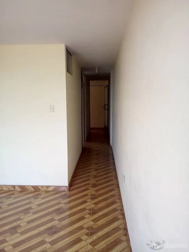 Depa_75m_2baño_2cuartos_cocina_sala_San_Martin_Porres_650sol — foto 5