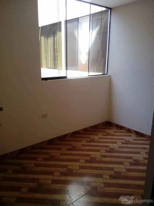 Depa_75m_2baño_2cuartos_cocina_sala_San_Martin_Porres_650sol — foto 6