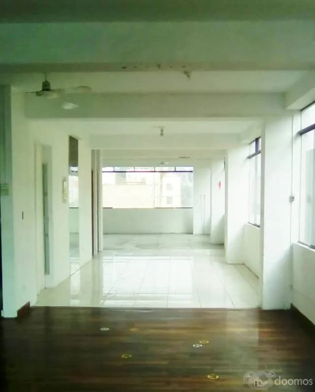 Vendo edificio comercial (04 pisos) - Buena ubicación comercial - Trato Directo — foto 3