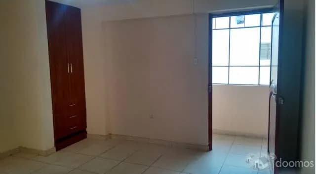HABITACION AL COSTADO DEL HOSPITAL REGIONAL — foto 1