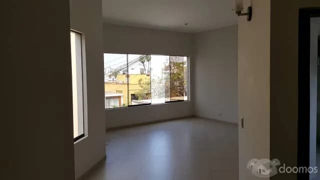 Lindo Departamento Remodelado en La Aurora — foto 3