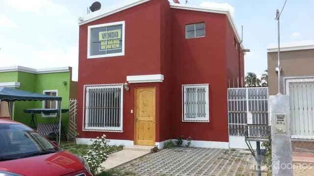 REMATO CASA REMODELADA EN URB. MONTE VERDE — foto 1