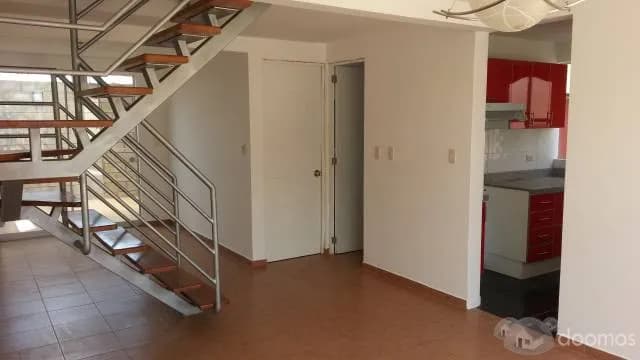 REMATO CASA REMODELADA EN URB. MONTE VERDE — foto 2