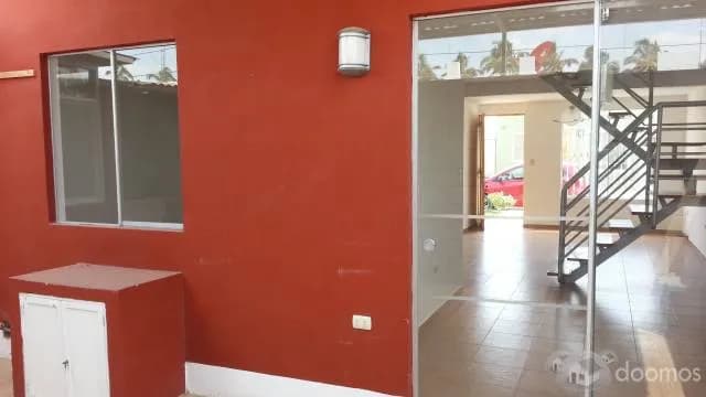 REMATO CASA REMODELADA EN URB. MONTE VERDE — foto 3