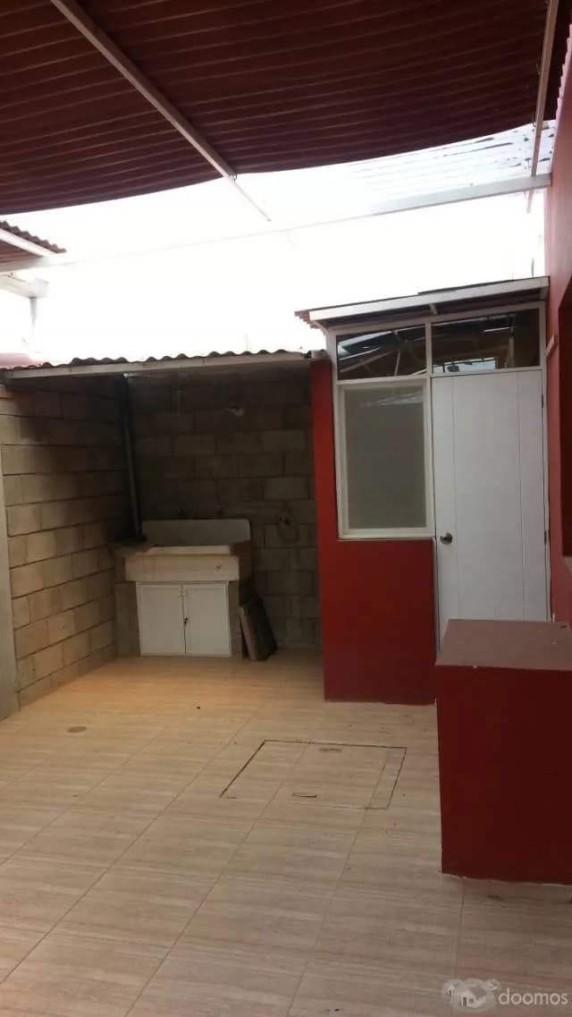 REMATO CASA REMODELADA EN URB. MONTE VERDE — foto 7
