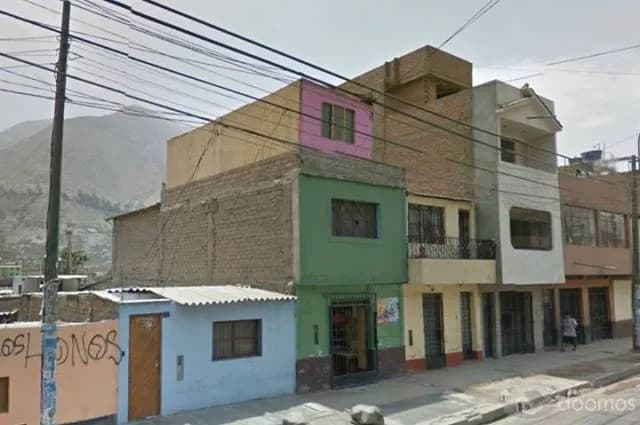 CASA DE 02 PISOS CON 172 M2 — foto 1