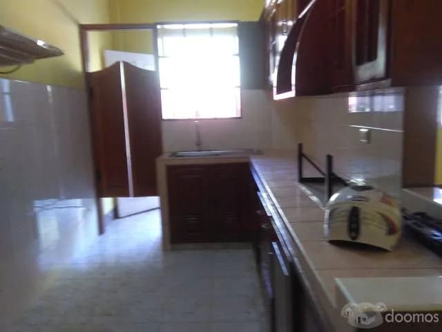 ALQUILO CASA CON TRES DORMITORIOS AMPLIA Y LAVANDERIA — foto 3