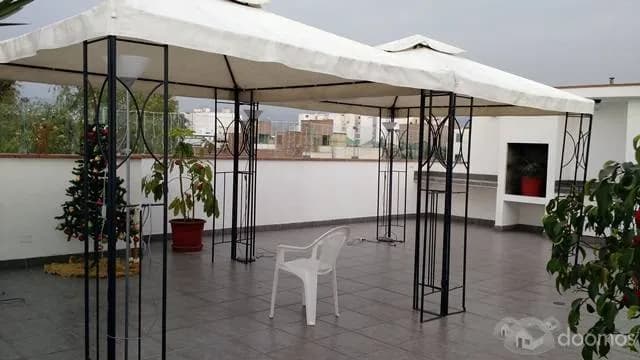 SE ALQUILA FLAT EN 4° PISO - FRENTE A PARQUE — foto 2