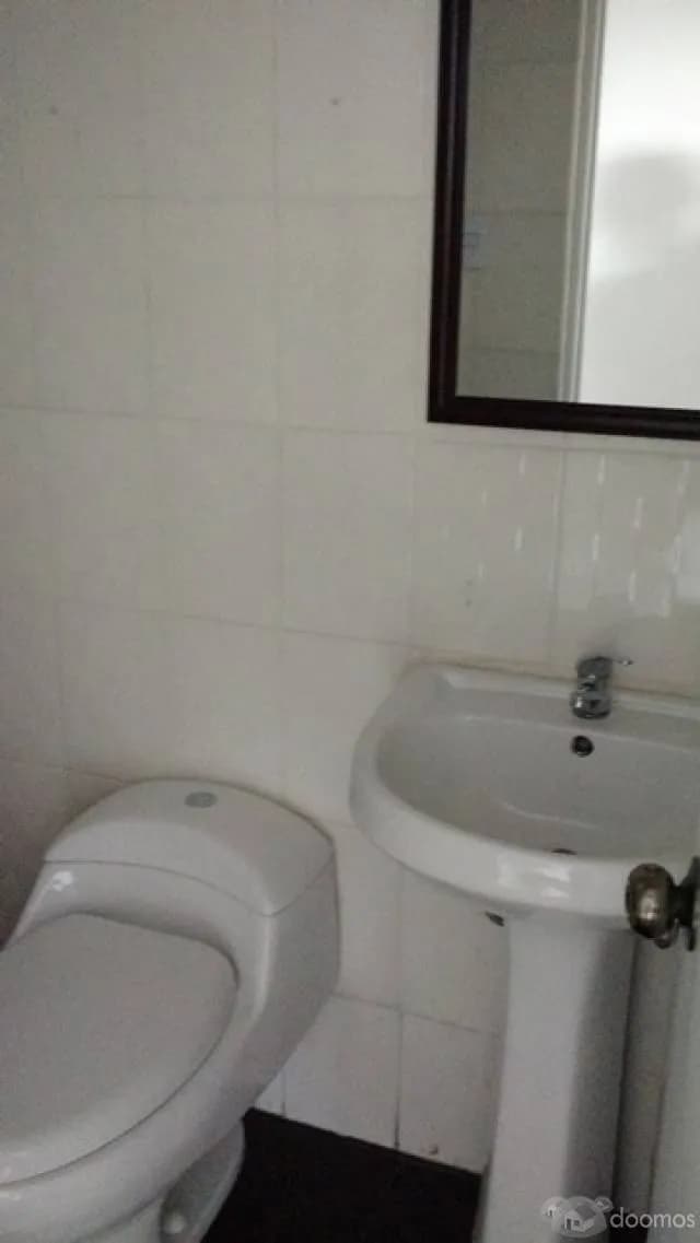 SE ALQUILA FLAT EN 4° PISO - FRENTE A PARQUE — foto 5