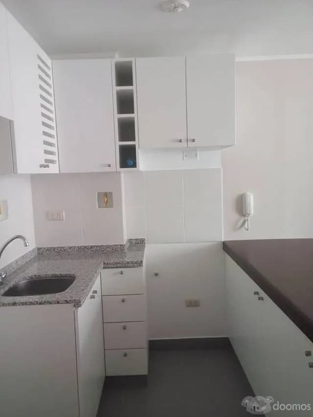 Se alquila departamento de estreno en Breña — foto 1