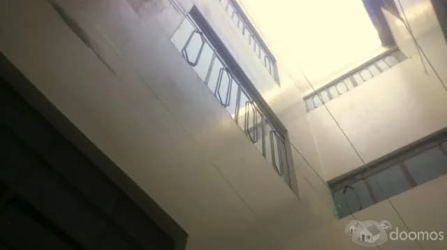 3 Dptos. AMPLIOS INDEP. + LOCAL, BUENA UBICACION, DISTRIBUCION — foto 3