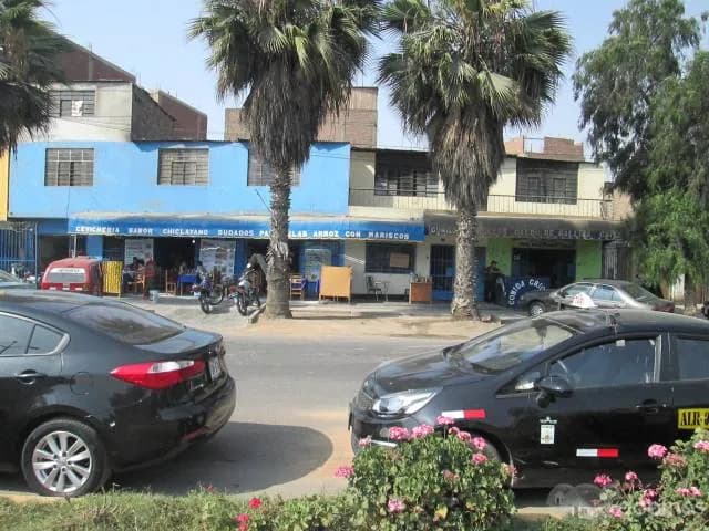 VENDO 2 PROPIEDADES EN ZONA COMERCIAL — foto 1