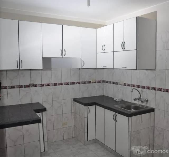 La Molina, 2do. Piso. 4 dorm. 130m2 Alt. Cdra 27 Av El Corregidor — foto 1