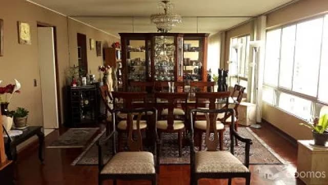 VENDO DEPARTAMENTO BIEN UBICADO EN MIRAFLORES — foto 2