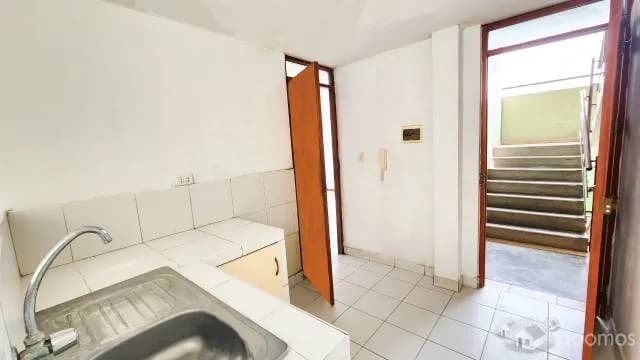 Frente a Parque Cuzco, Venta de Departamento 03 Habitaciones — foto 5