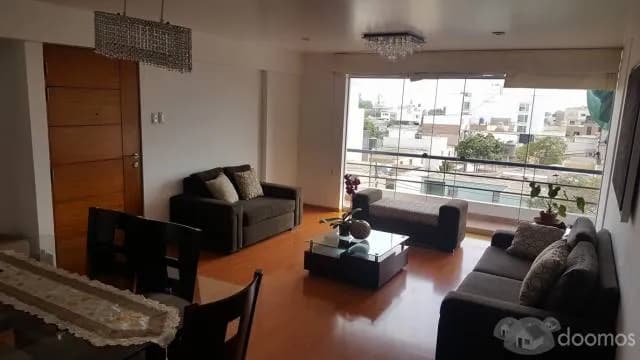 DEPARTAMENTO TRIPLEX, EXCELENTE UBICACIÓN. SURCO. PARALELO A AV. BENAVIDES. — foto 4