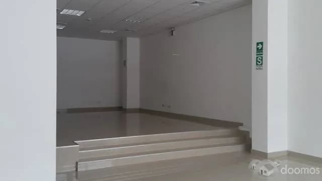PUERTA A CALLE. CC. EL TRIGAL, 2 NIVELES, EXCELENTE UBICACIÓN. — foto 2