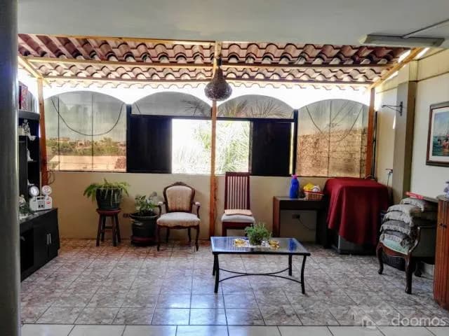 OCASIÓN!, CASA EN VENTA de 03 Pisos en Urb. Los Sauces — foto 3