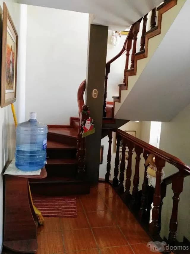 OCASIÓN!, CASA EN VENTA de 03 Pisos en Urb. Los Sauces — foto 7