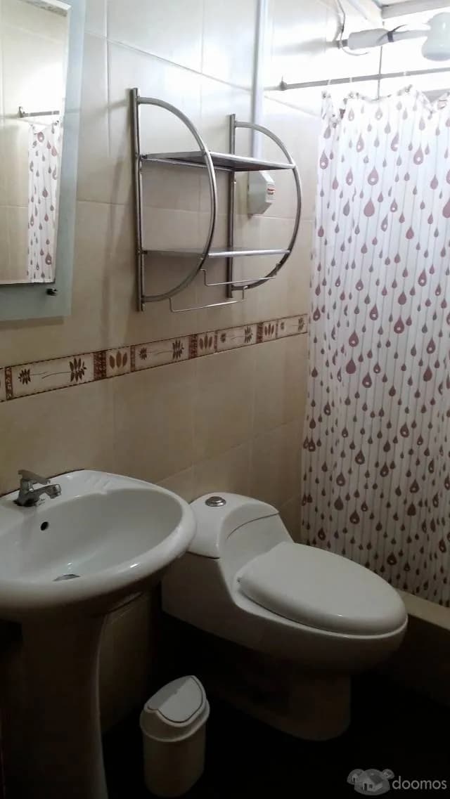 Alquier habitacion amoblada e independiente en Miraflores — foto 3
