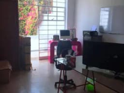 comparto oficina en el segundo piso