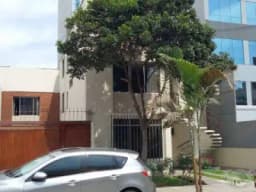 VENDO O ALQUILO HERMOSA CASA EN PLENO CORAZON FINANCIERO DE SAN ISIDRO