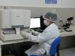 Busco consultorio clinico en policlinico para trasladar el laboratorio clinico