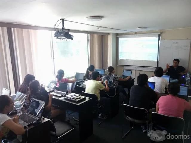 Alquiler de Aula, Salas de Capacitación y  Laboratorio Multimedia — foto 2