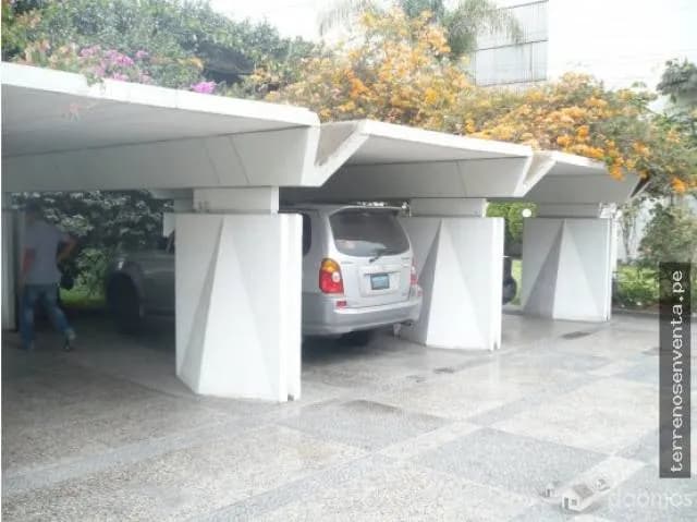Residencia en venta como terreno en Surco, Lima - Perú — foto 3