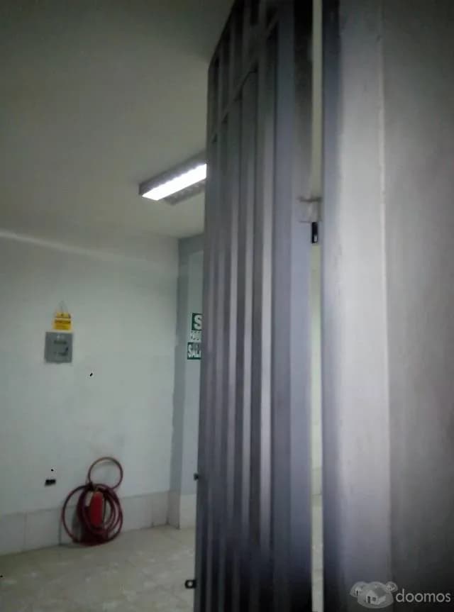 Alquiler  o venta  de local comercial en Av Tupac Amaru comas Lima — foto 4
