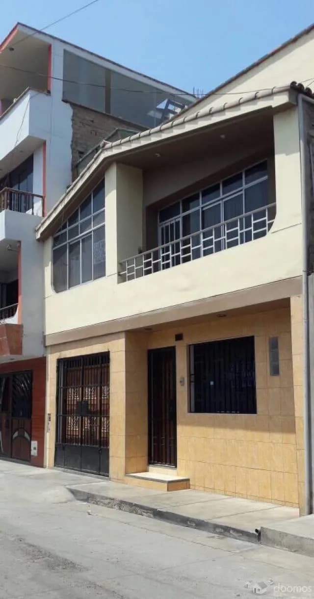 VENDO CASA AMPLIA Y CON BUENOS ACABADOS — foto 1