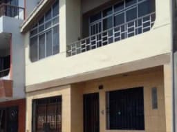 VENTA CASA AMPLIA Y CON MUY BUENOS ACABADOS