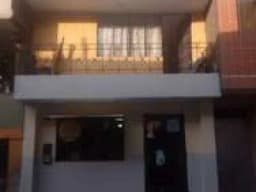 LINDA CASA DE TRES PISOS OCASION