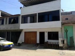VENDO AMPLIA Y MODERNA CASA EN VILLA EL SALVADOR. INCLUYE UN DEPARTAMENTO INTERIOR $130,000