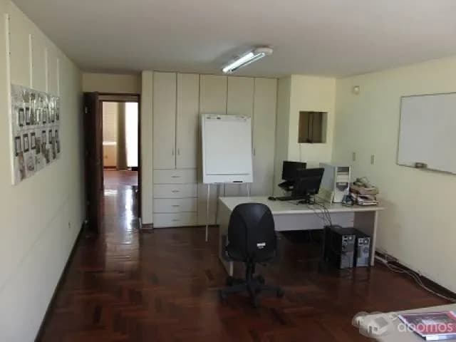 Vendo Casa de 3 Pisos en La Molina — foto 4