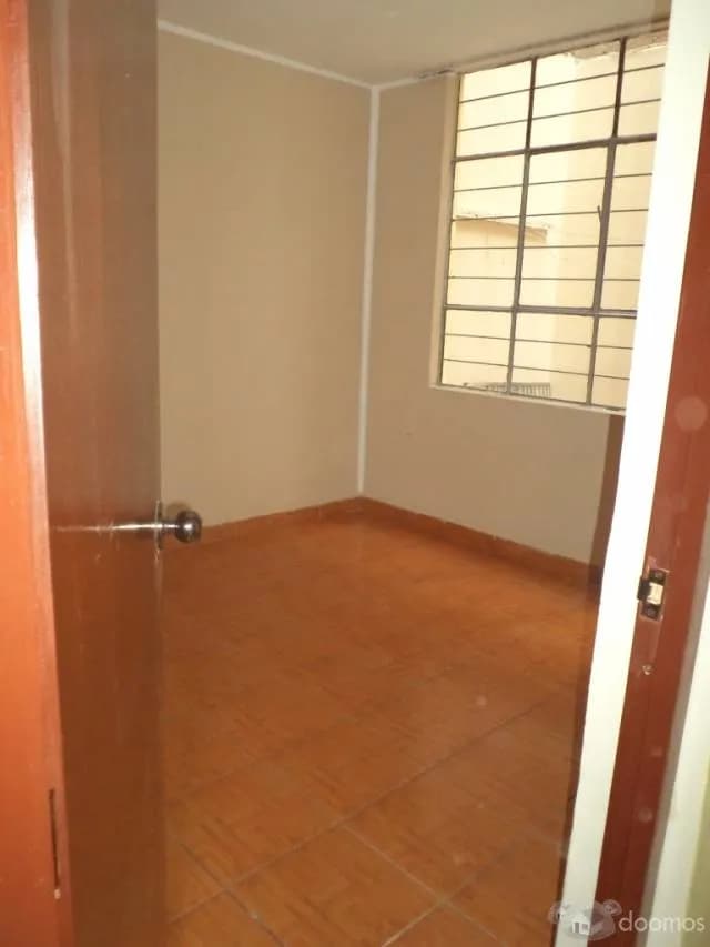 DEPARTAMENTO 7 AMBIENTES 1 BAÑO PRIMER PISO — foto 4