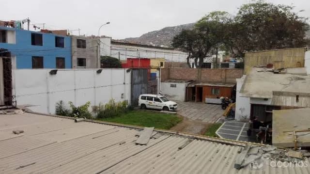 PROPIEDAD EN ESQUINA CON 1000 M2 (50 X 20) — foto 4