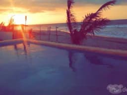 CASA CON PISCINA FRENTE AL MAR