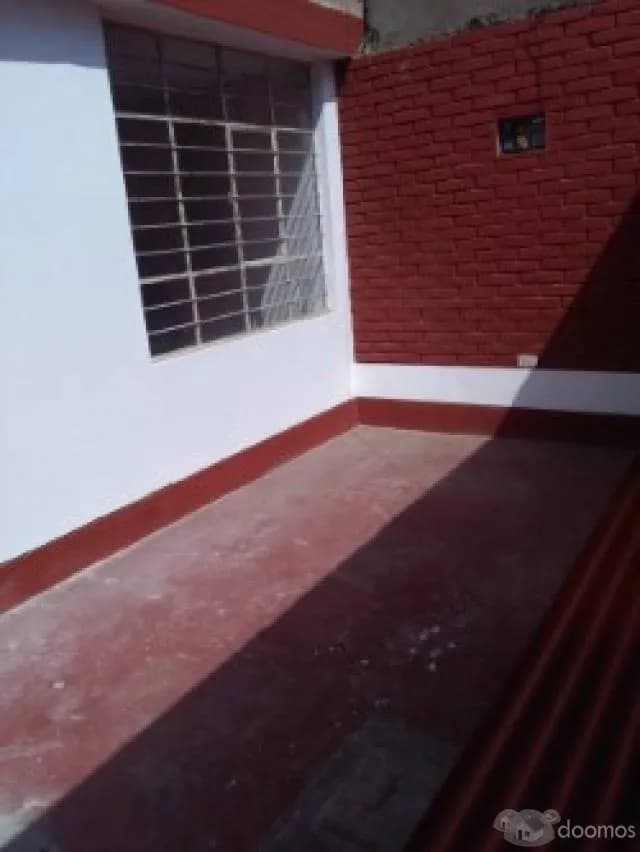 CASA EN VENTA - PRIMER PISO - 160 m2. Chacarilla — foto 2