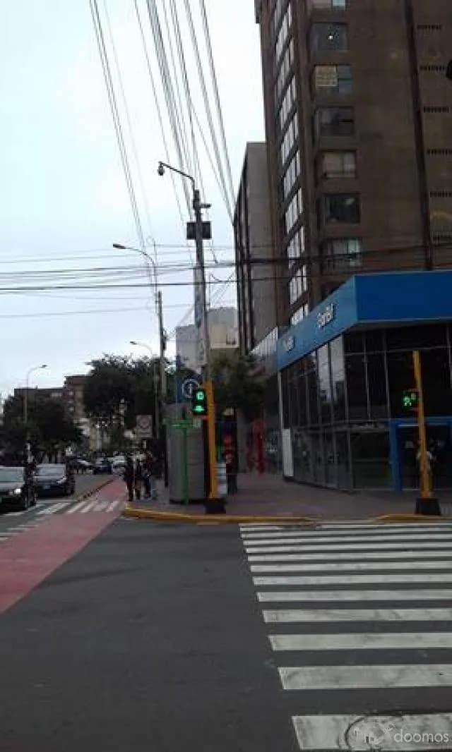 Se Alquila Local Comercial en Miraflores. — foto 3