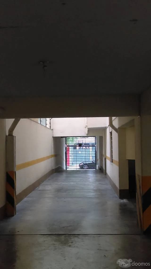Cochera En Alquiler - Miraflores - Enrique Palacios — foto 3