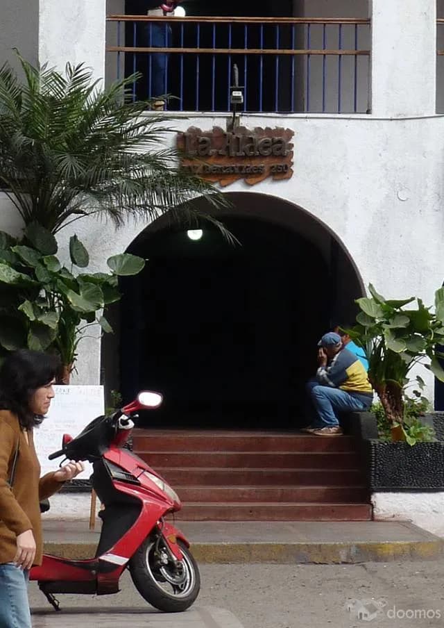 ALQUILO amplia habitación independiente en Miraflores — foto 1
