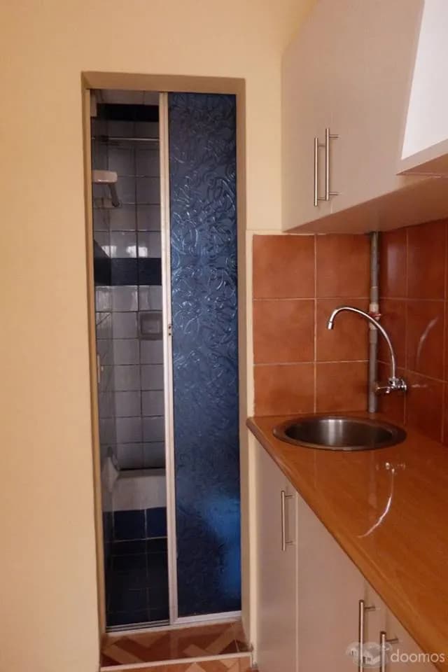 ALQUILO amplia habitación independiente en Miraflores — foto 3