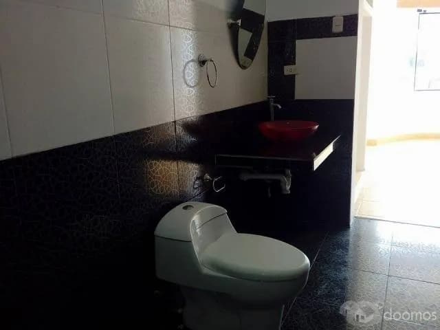 VENDO DEPARTAMENTO AMPLIO SEGUNDO PISO EN URB. LA PURISIMA — foto 2