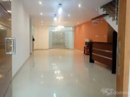 VENDO PRECIOSA CASA DE ESTRENO EN URB. LAS PALMAS