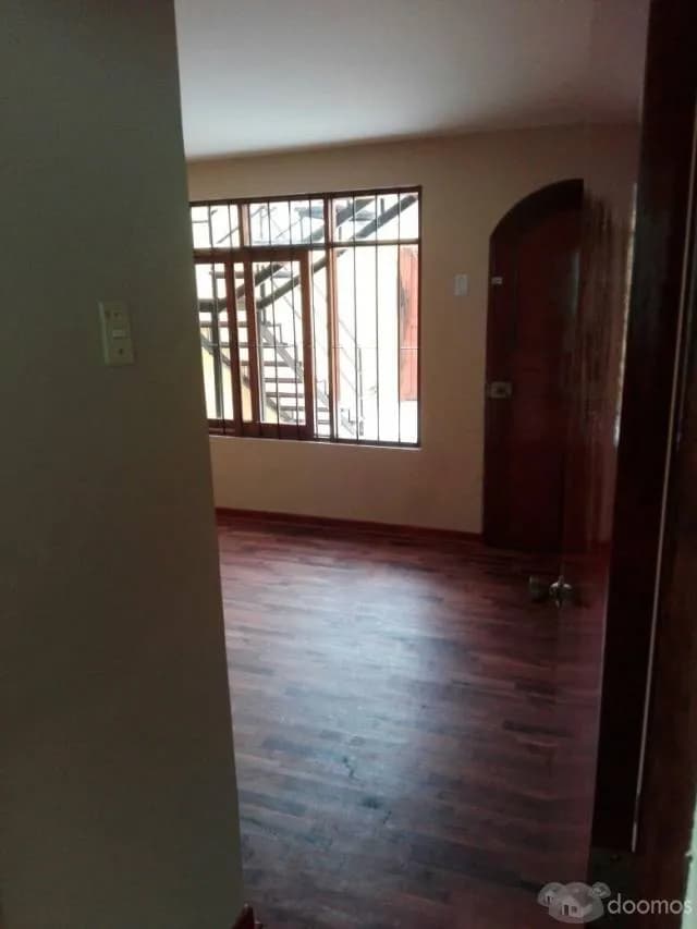 REMATO CASA ACOGEDORA CON BUENA UBICACION — foto 4